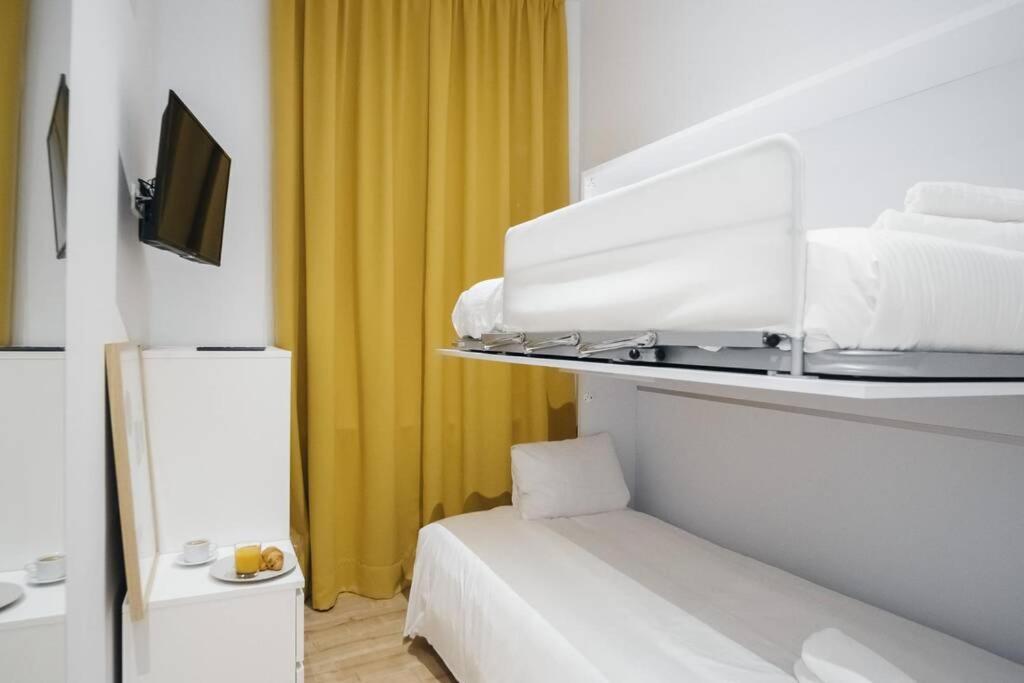 Apartamentos Plaza De Pedro Zerolo III Madrid Ngoại thất bức ảnh